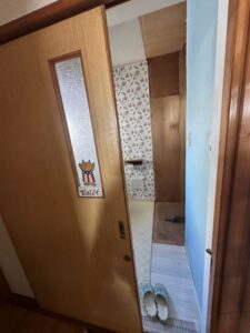 施工前のシャワールーム入口